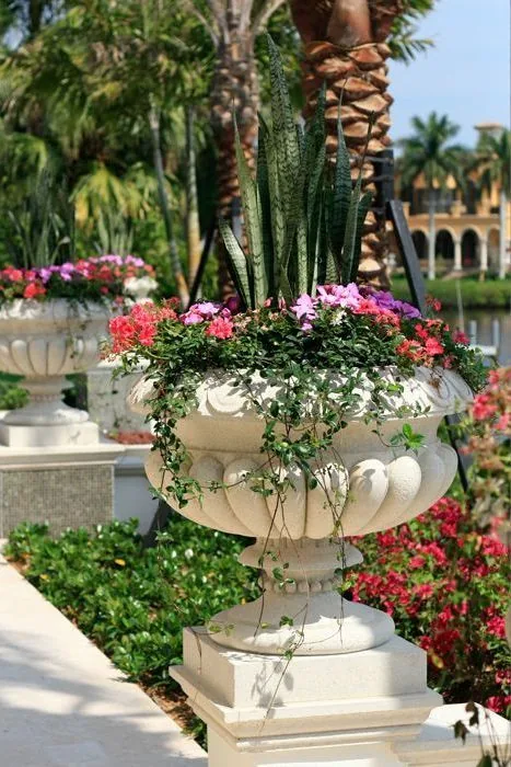 Traditional Fluted Bowl Pedestal Urn Planter